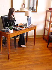 亮度、圖案、地板紋路與家具搭配